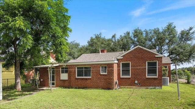 6321 Calmont Avenue, Fort Worth, TX 76116