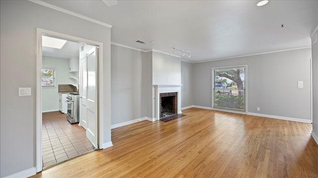 6321 Calmont Avenue, Fort Worth, TX 76116
