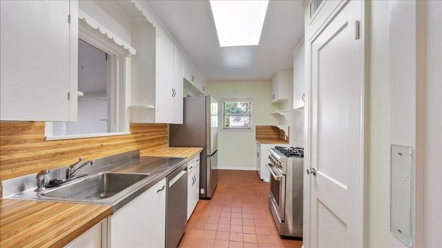 6321 Calmont Avenue, Fort Worth, TX 76116