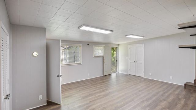6321 Calmont Avenue, Fort Worth, TX 76116
