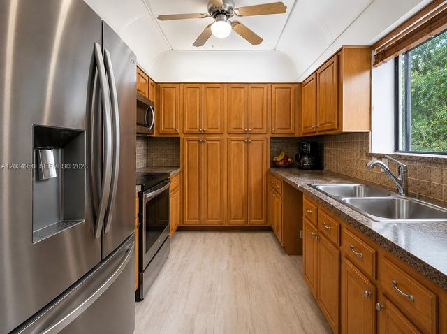 9606 SW 1st Ct 16-S, Coral Springs, FL 33071