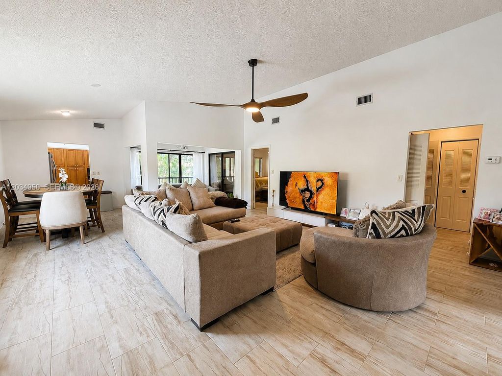 9606 SW 1st Ct 16-S, Coral Springs, FL 33071