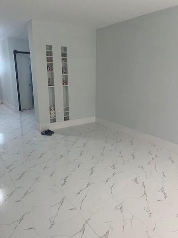 636 Meridian Avenue 4, Miami Beach, FL 33139