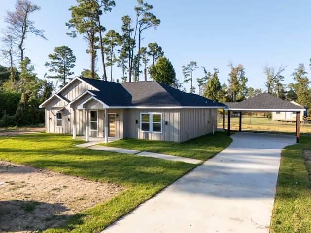 275 Hereford Drive, Onalaska, TX 77360