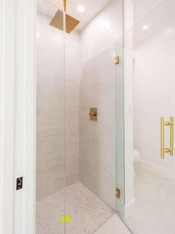 275 Hereford Drive, Onalaska, TX 77360