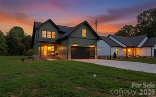 75 2nd Avenue SE, Taylorsville, NC 28681
