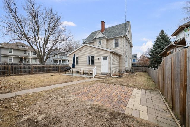 38 Oak Lane, Davenport, IA 52803