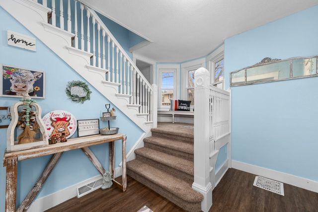 38 Oak Lane, Davenport, IA 52803