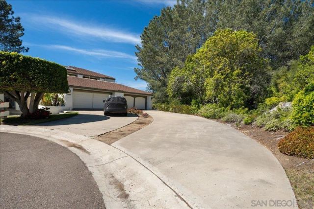 1496 Camino Lujan, San Diego, CA 92111