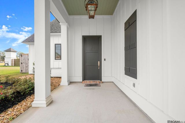 38191 Meadow Rue Dr, Prairieville, LA 70769