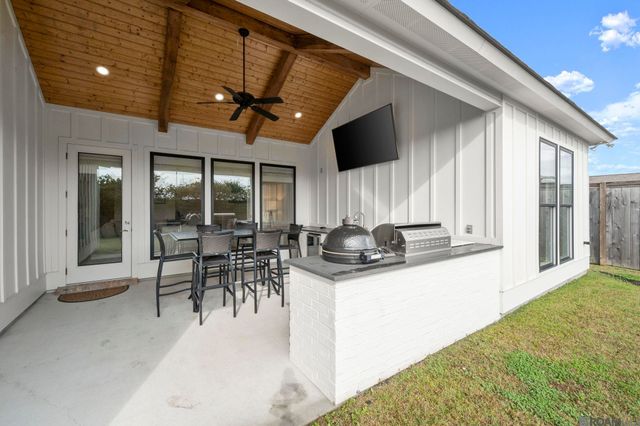 38191 Meadow Rue Dr, Prairieville, LA 70769