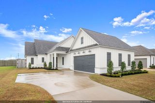 38191 Meadow Rue Dr, Prairieville, LA 70769