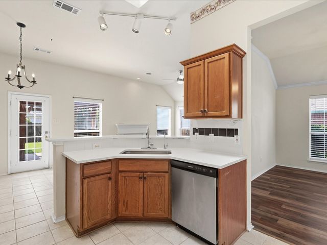 3860 Gillespie Drive, Carrollton, TX 75010
