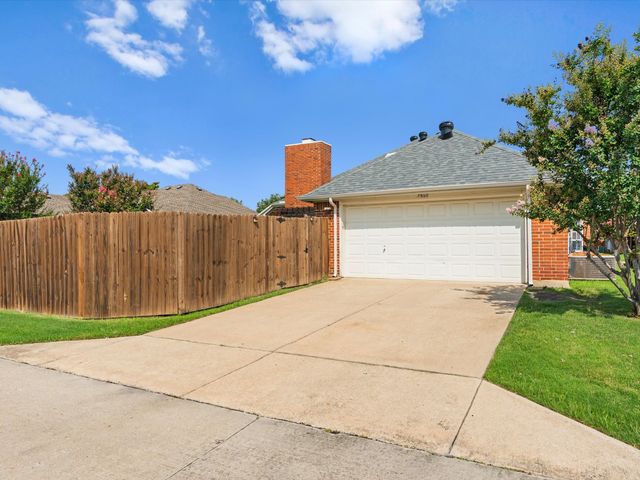 3860 Gillespie Drive, Carrollton, TX 75010