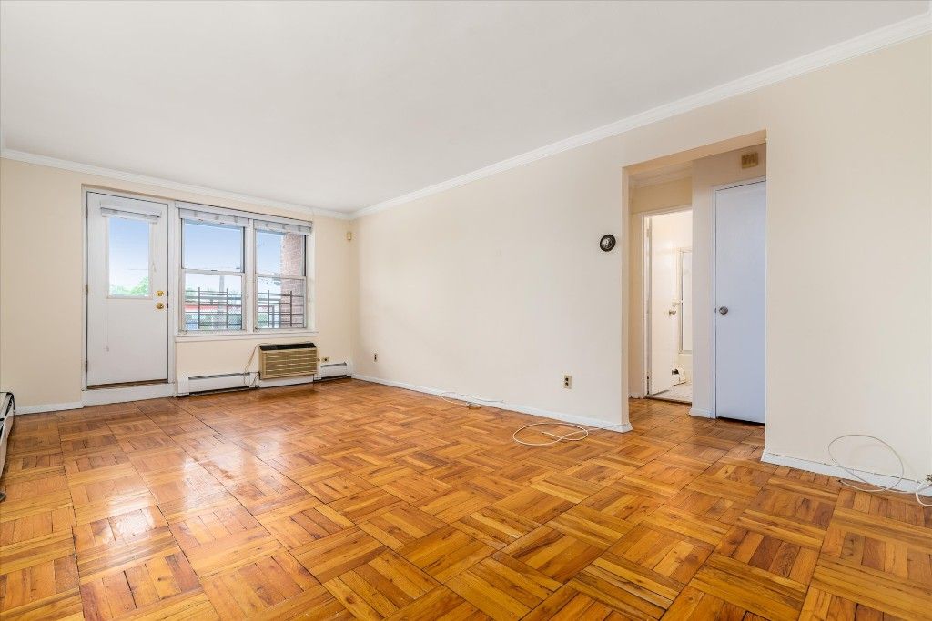 15105 Cross Island Pkwy Apt 1D, New York City, NY 11357