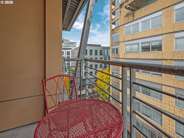 701 COLUMBIA St 714, Vancouver, WA 98660