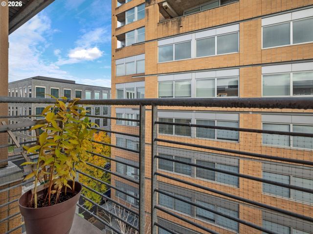 701 COLUMBIA St 714, Vancouver, WA 98660