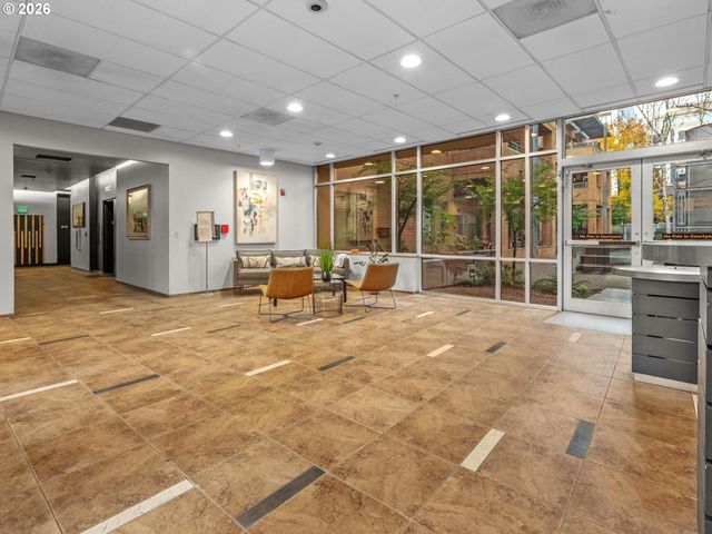 701 COLUMBIA St 714, Vancouver, WA 98660