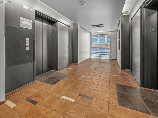 701 COLUMBIA St 714, Vancouver, WA 98660