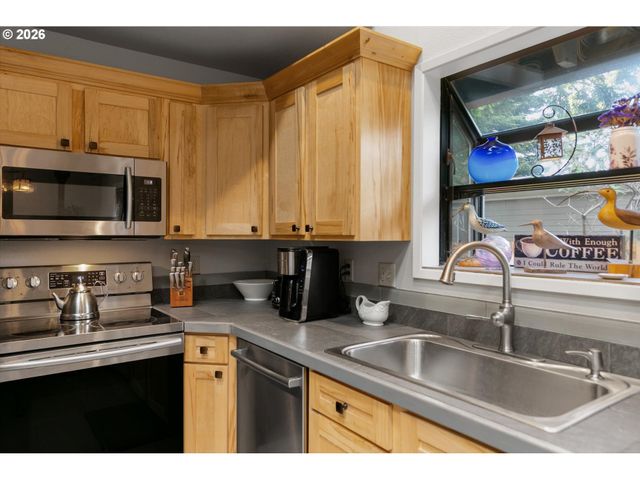 315 SEAGROVE Loop, Lincoln City, OR 97367