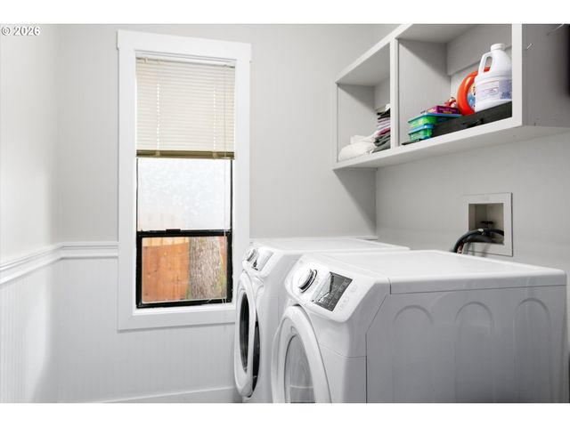 315 SEAGROVE Loop, Lincoln City, OR 97367