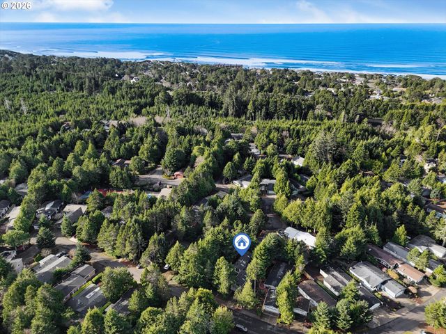 315 SEAGROVE Loop, Lincoln City, OR 97367