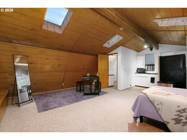 315 SEAGROVE Loop, Lincoln City, OR 97367