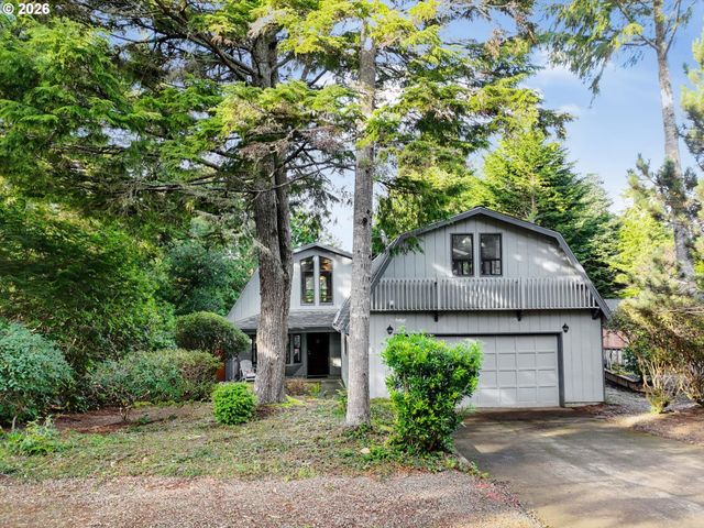 315 SEAGROVE Loop, Lincoln City, OR 97367