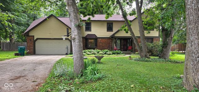 1914 S Hunters Ridge Lane, Greenwood, IN 46143