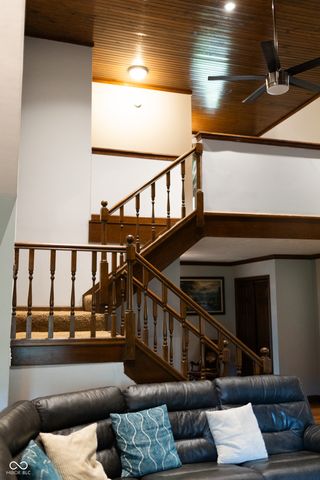 1914 S Hunters Ridge Lane, Greenwood, IN 46143