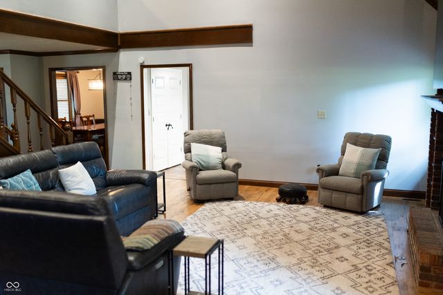 1914 S Hunters Ridge Lane, Greenwood, IN 46143