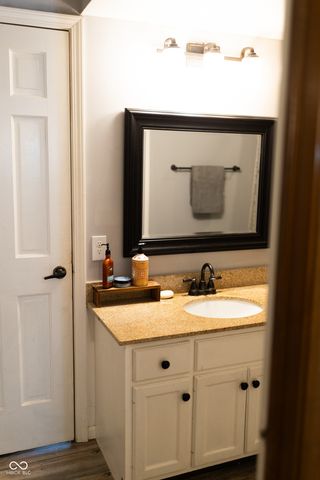 1914 S Hunters Ridge Lane, Greenwood, IN 46143