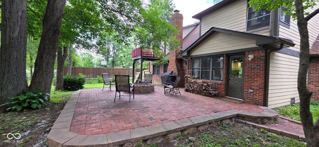 1914 S Hunters Ridge Lane, Greenwood, IN 46143