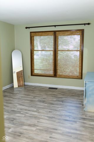 1914 S Hunters Ridge Lane, Greenwood, IN 46143