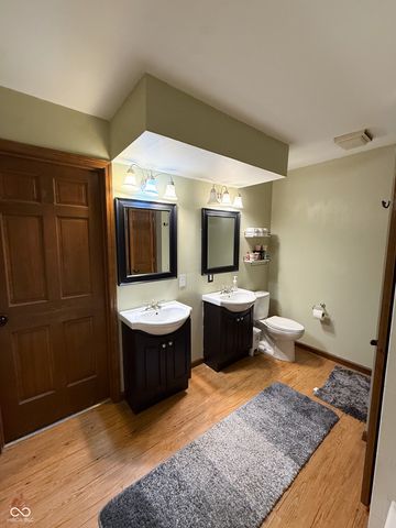1914 S Hunters Ridge Lane, Greenwood, IN 46143