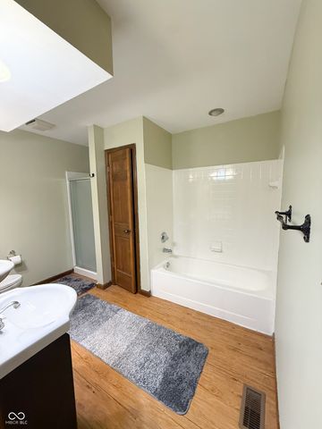 1914 S Hunters Ridge Lane, Greenwood, IN 46143