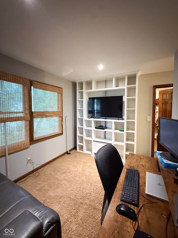 1914 S Hunters Ridge Lane, Greenwood, IN 46143
