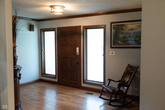 1914 S Hunters Ridge Lane, Greenwood, IN 46143