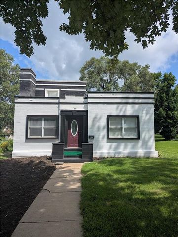 304 Miami Street, Hiawatha, KS 66434