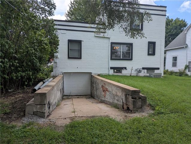 304 Miami Street, Hiawatha, KS 66434