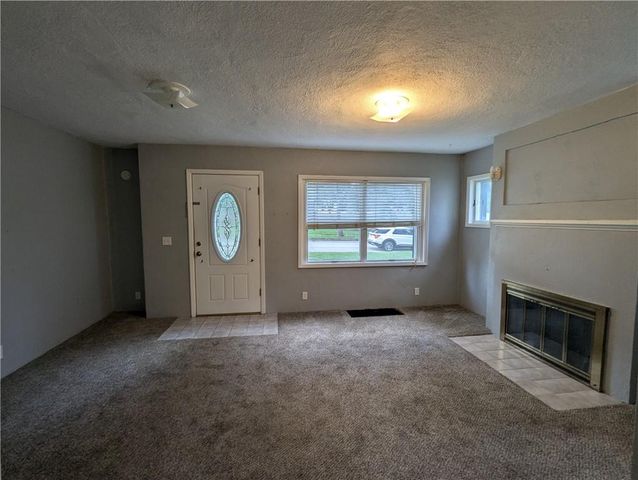 304 Miami Street, Hiawatha, KS 66434