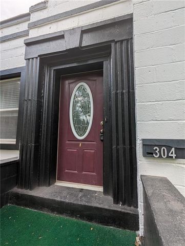 304 Miami Street, Hiawatha, KS 66434