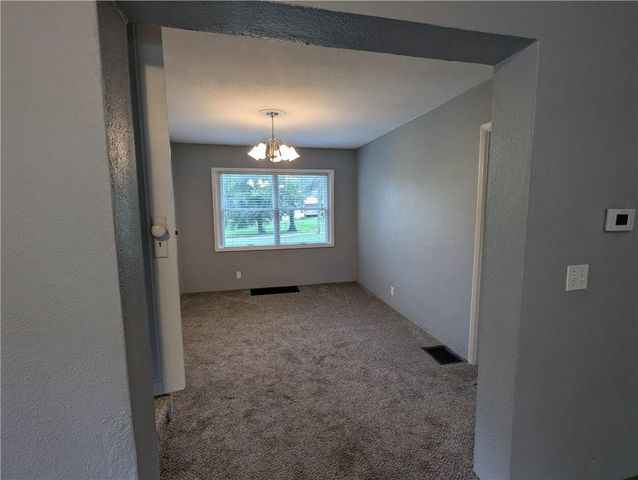 304 Miami Street, Hiawatha, KS 66434