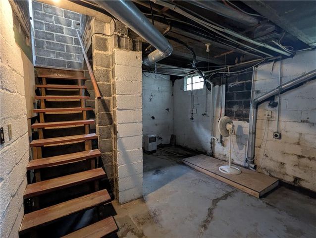 304 Miami Street, Hiawatha, KS 66434