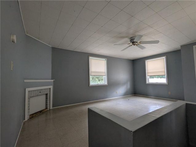 304 Miami Street, Hiawatha, KS 66434