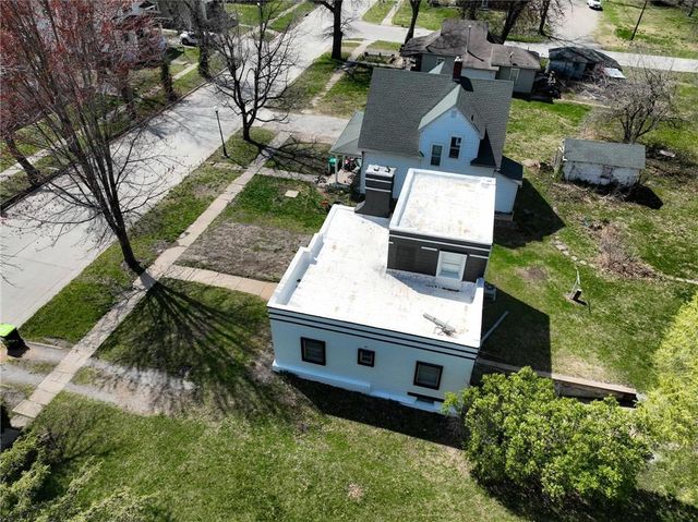 304 Miami Street, Hiawatha, KS 66434