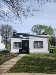304 Miami Street, Hiawatha, KS 66434