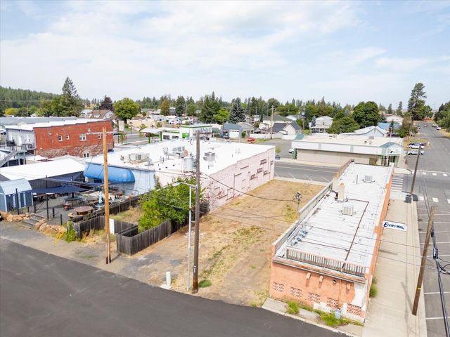 122 E Lake St, Medical Lake, WA 99022