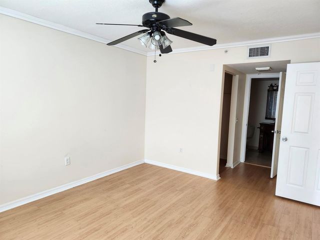 813 Villa Circle, Boynton Beach, FL 33435