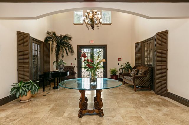 813 Villa Circle, Boynton Beach, FL 33435